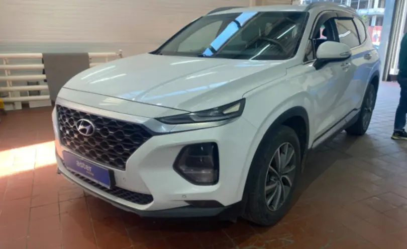 Hyundai Santa Fe 2019 года за 13 000 000 тг. в Астана
