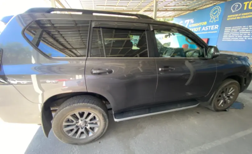 Toyota Land Cruiser Prado 2017 года за 27 500 000 тг. в Алматы фото 4