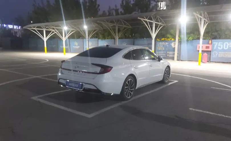 Hyundai Sonata 2022 года за 13 000 000 тг. в Алматы фото 3