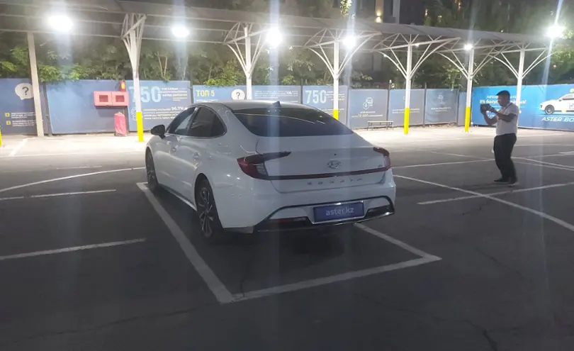 Hyundai Sonata 2022 года за 13 000 000 тг. в Алматы фото 4