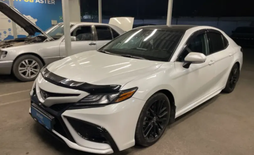 Toyota Camry 2021 года за 12 000 000 тг. в Алматы
