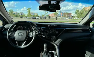 Toyota Camry 2018 года за 13 800 000 тг. в Астана