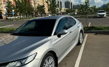 Toyota Camry 2018 года за 13 800 000 тг. в Астана фото 2