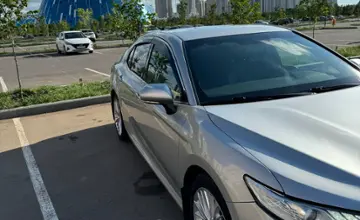 Toyota Camry 2018 года за 13 800 000 тг. в Астана фото 3