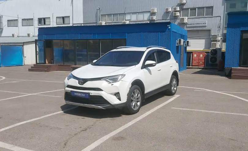 Toyota RAV4 2018 года за 8 950 000 тг. в Алматы