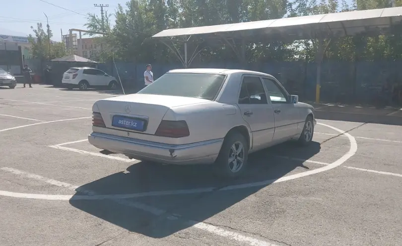 Mercedes-Benz E-Класс 1993 года за 2 200 000 тг. в Алматы фото 3