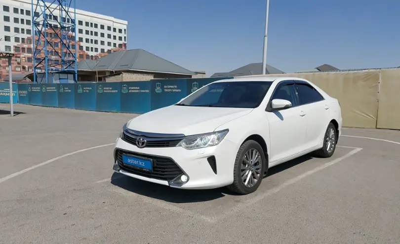 Toyota Camry 2015 года за 10 500 000 тг. в Шымкент