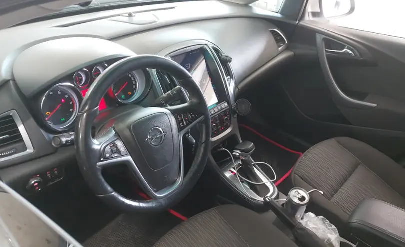 Opel Astra 2014 года за 6 000 000 тг. в Астана фото 5