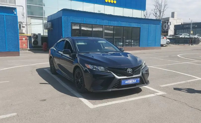 Toyota Camry 2019 года за 9 500 000 тг. в Алматы фото 2