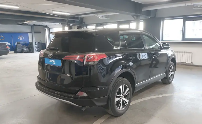 Toyota RAV4 2018 года за 12 000 000 тг. в Астана фото 3