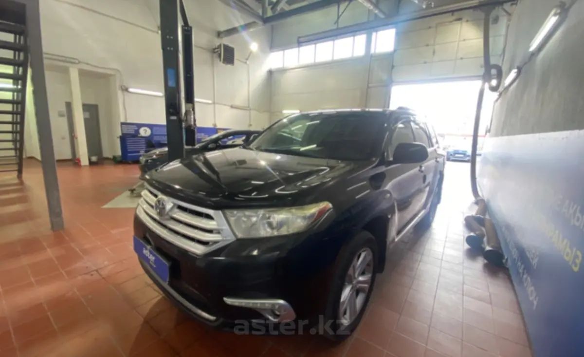 Toyota Highlander 2011 года за 12 500 000 тг. в Астана