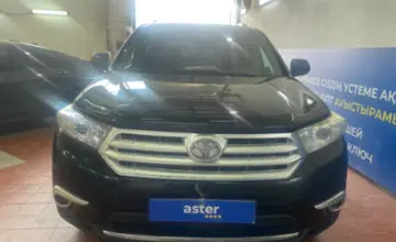 Toyota Highlander 2011 года за 12 500 000 тг. в Астана фото 2