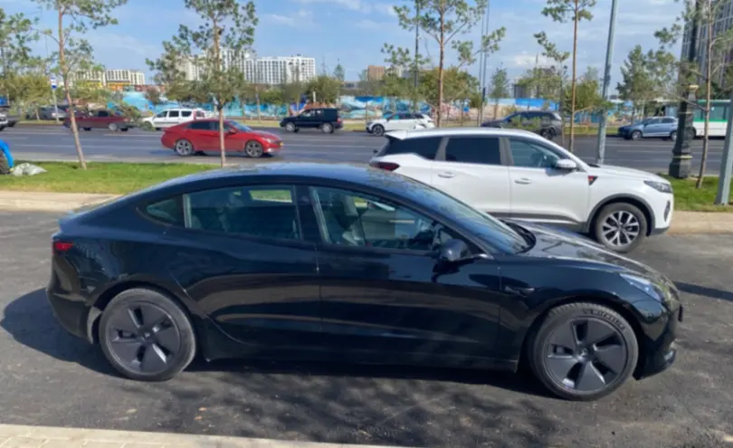 Tesla Model 3 2023 года за 16 000 000 тг. в Астана фото 4