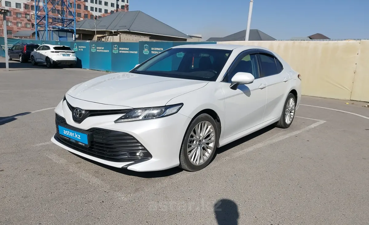 Toyota Camry 2020 года за 13 000 000 тг. в Шымкент