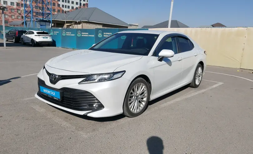 Toyota Camry 2020 года за 13 000 000 тг. в Шымкент