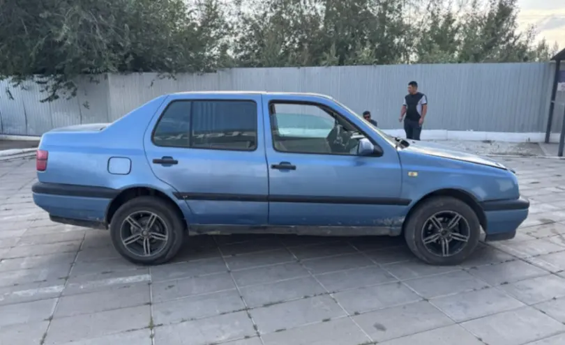 Volkswagen Vento 1992 года за 800 000 тг. в Уральск фото 4