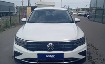 Volkswagen Tiguan 2021 года за 14 900 000 тг. в Петропавловск фото 2