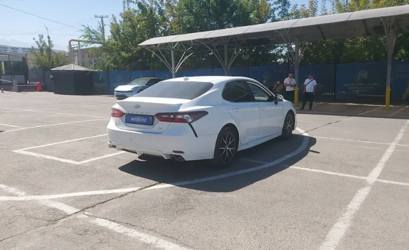 Toyota Camry 2022 года за 13 000 000 тг. в Алматы фото 3
