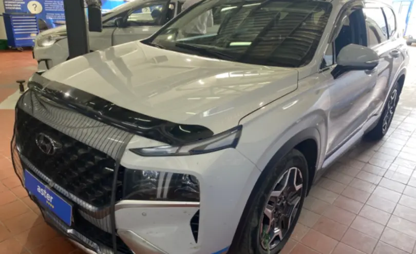 Hyundai Santa Fe 2021 года за 18 000 000 тг. в Астана