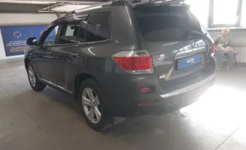 Toyota Highlander 2011 года за 12 000 000 тг. в Астана фото 4