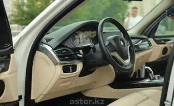 BMW X5 2015 года за 14 600 000 тг. в Алматы фото 4