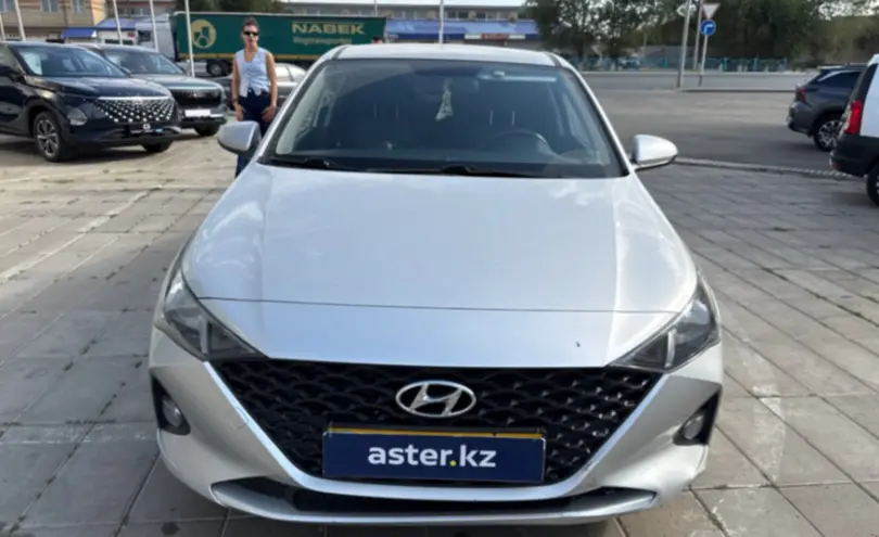 Hyundai Accent 2021 года за 7 000 000 тг. в Уральск фото 2