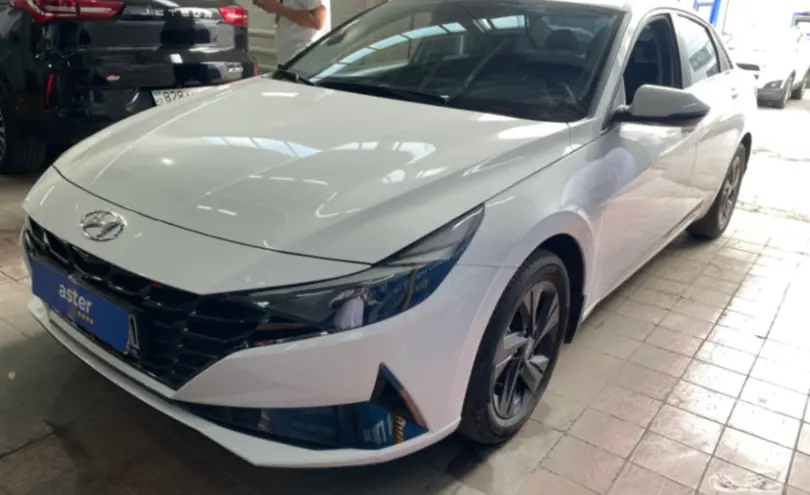 Hyundai Elantra 2023 года за 10 200 000 тг. в Астана