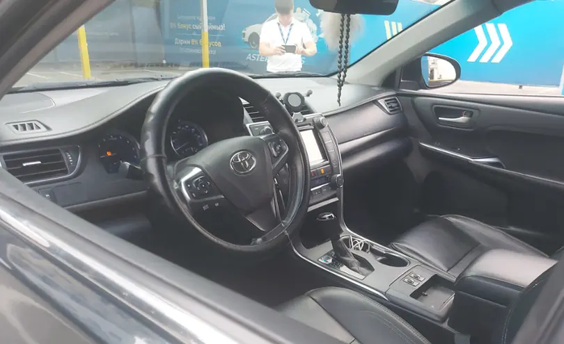 Toyota Camry 2016 года за 9 000 000 тг. в Алматы фото 5