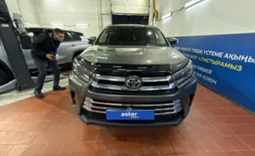 Toyota Highlander 2017 года за 16 500 000 тг. в Астана фото 2
