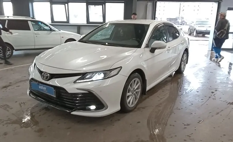 Toyota Camry 2021 года за 14 000 000 тг. в Астана