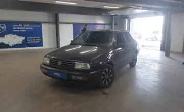 Volkswagen Vento 1993 года за 1 200 000 тг. в Астана фото 1