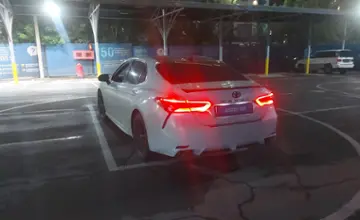 Toyota Camry 2022 года за 14 000 000 тг. в Алматы фото 4