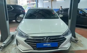Hyundai Elantra 2019 года за 7 500 000 тг. в Астана фото 2
