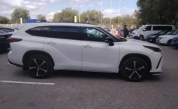 Toyota Highlander 2021 года за 30 000 000 тг. в Актобе фото 4