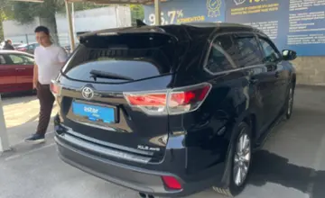 Toyota Highlander 2016 года за 16 000 000 тг. в Алматы