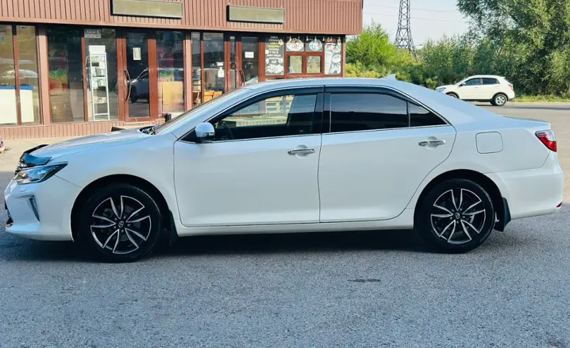 Toyota Camry 2017 года за 13 200 000 тг. в Алматы