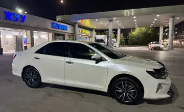 Toyota Camry 2017 года за 13 200 000 тг. в Алматы фото 3