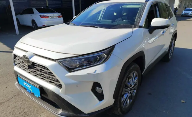 Toyota RAV4 2021 года за 19 000 000 тг. в Алматы