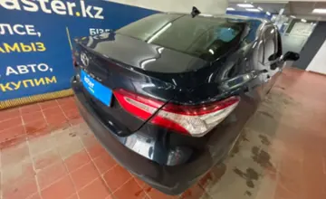 Toyota Camry 2018 года за 14 000 000 тг. в Астана