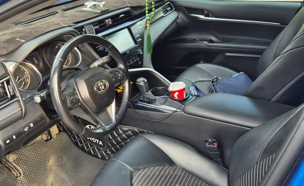 Купить Toyota Camry 2020 года в Петропавловске, цена 12000000 тенге. Продажа Toyota Camry в Петропавловске - Aster.kz. №c1238103 Toyota Camry 2020 года за 12 000 000 тг. в Петропавловск - фото 6