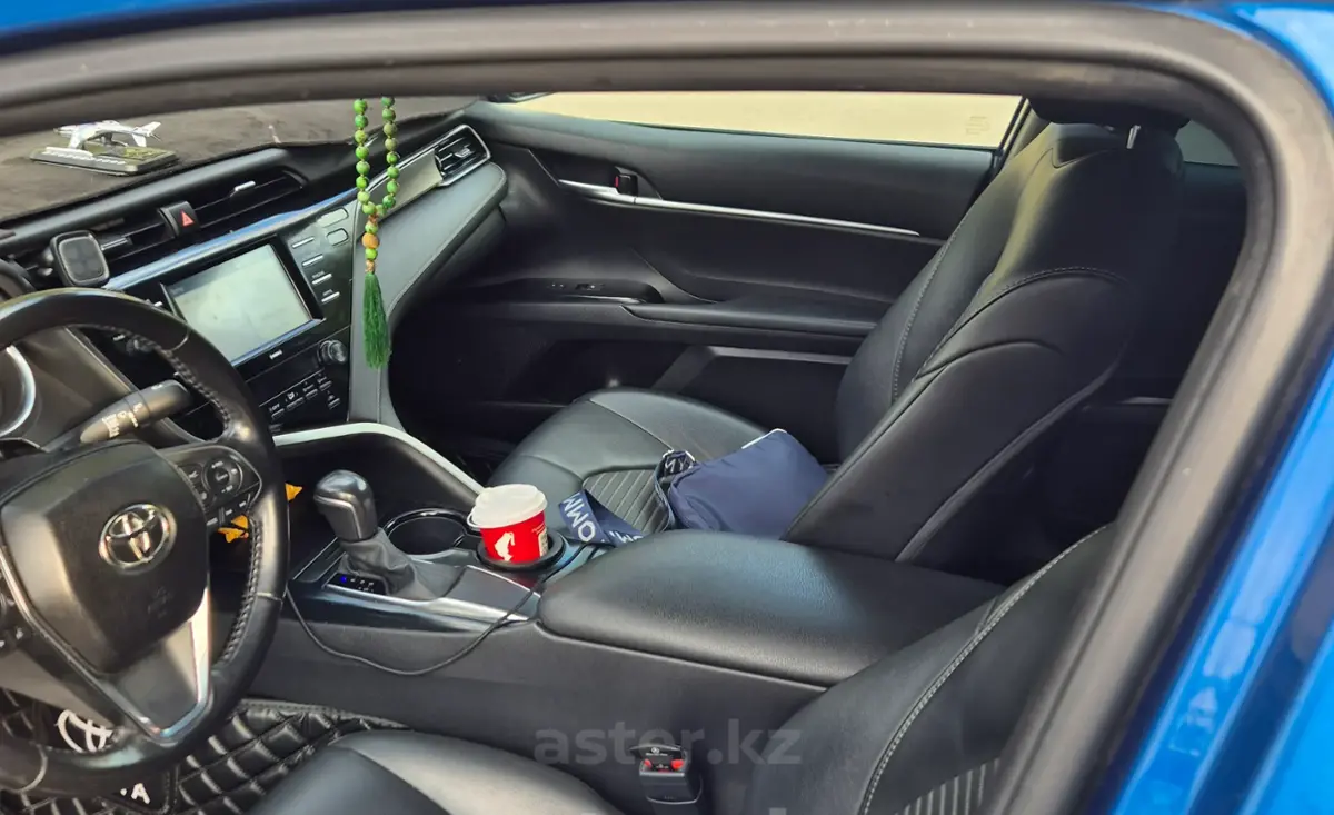 Купить Toyota Camry 2020 года в Петропавловске, цена 12000000 тенге. Продажа Toyota Camry в Петропавловске - Aster.kz. №c1238103 Toyota Camry 2020 года за 12 000 000 тг. в Петропавловск - фото 7