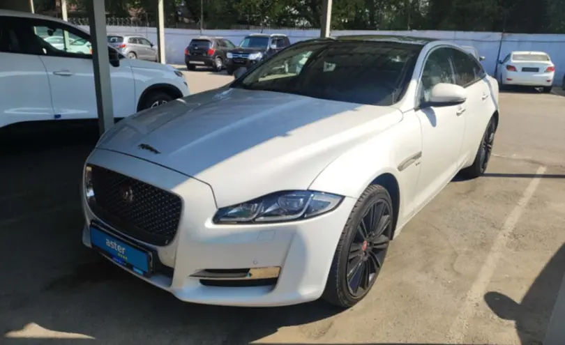 Jaguar XJ 2018 года за 15 000 000 тг. в Алматы