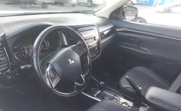 Mitsubishi Outlander 2018 года за 8 800 000 тг. в Алматы фото 5