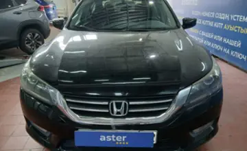 Honda Accord 2015 года за 8 000 000 тг. в Астана фото 2