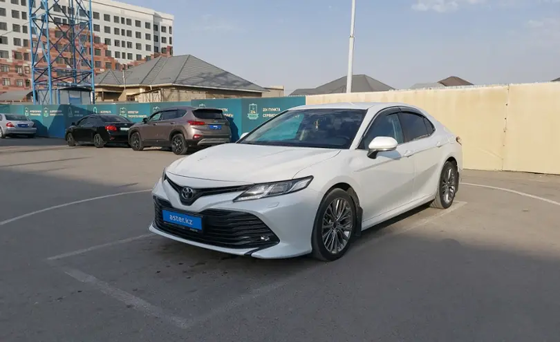 Toyota Camry 2020 года за 14 200 000 тг. в Шымкент