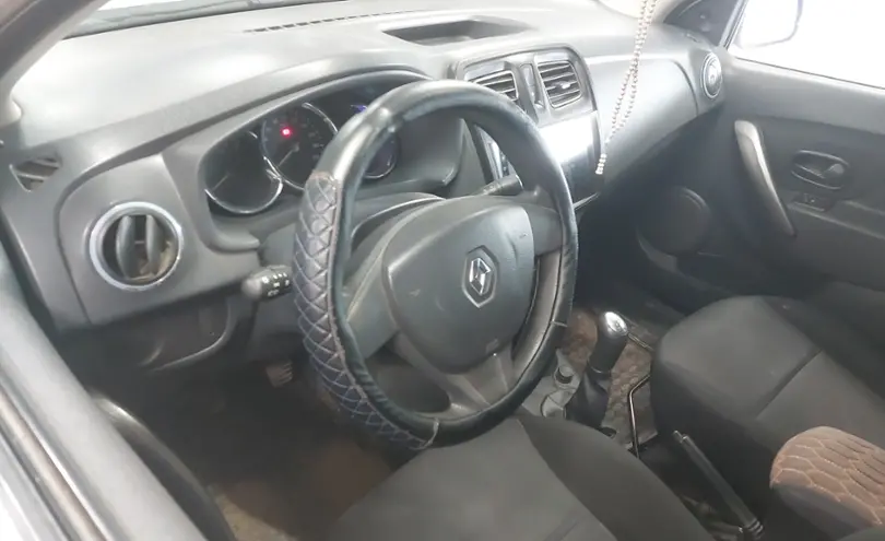 Renault Logan 2015 года за 3 000 000 тг. в Астана фото 5