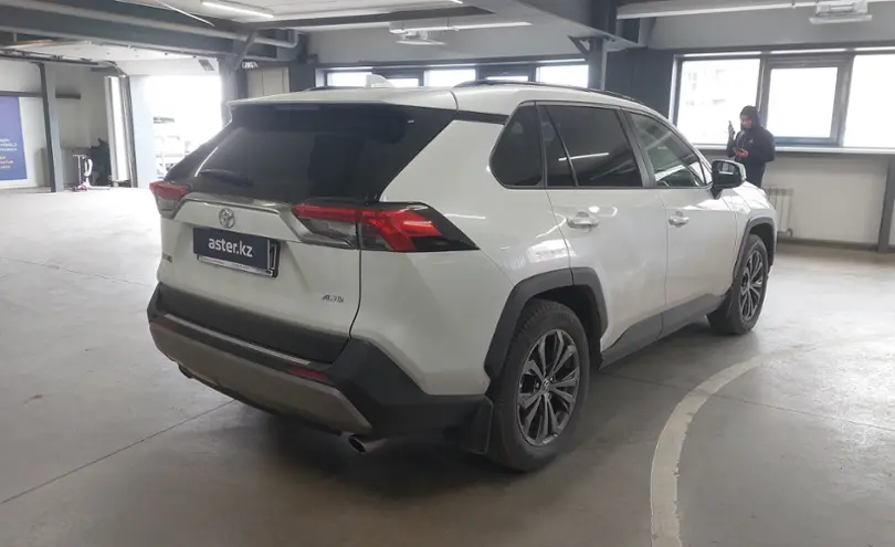 Toyota RAV4 2023 года за 18 500 000 тг. в Астана фото 3