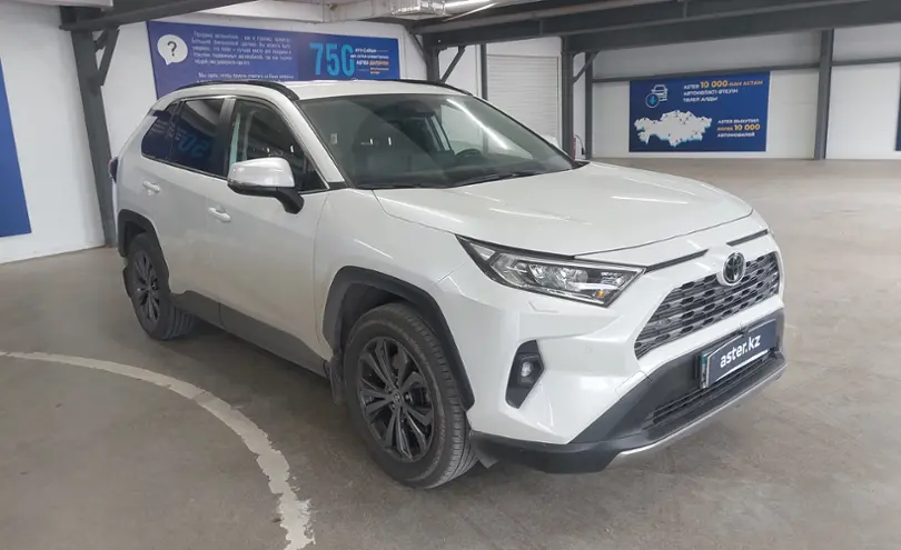 Toyota RAV4 2023 года за 18 500 000 тг. в Астана фото 2
