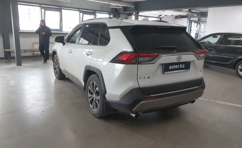 Toyota RAV4 2023 года за 18 500 000 тг. в Астана фото 4