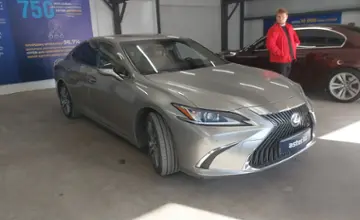 Lexus ES 2018 года за 18 500 000 тг. в Астана фото 2